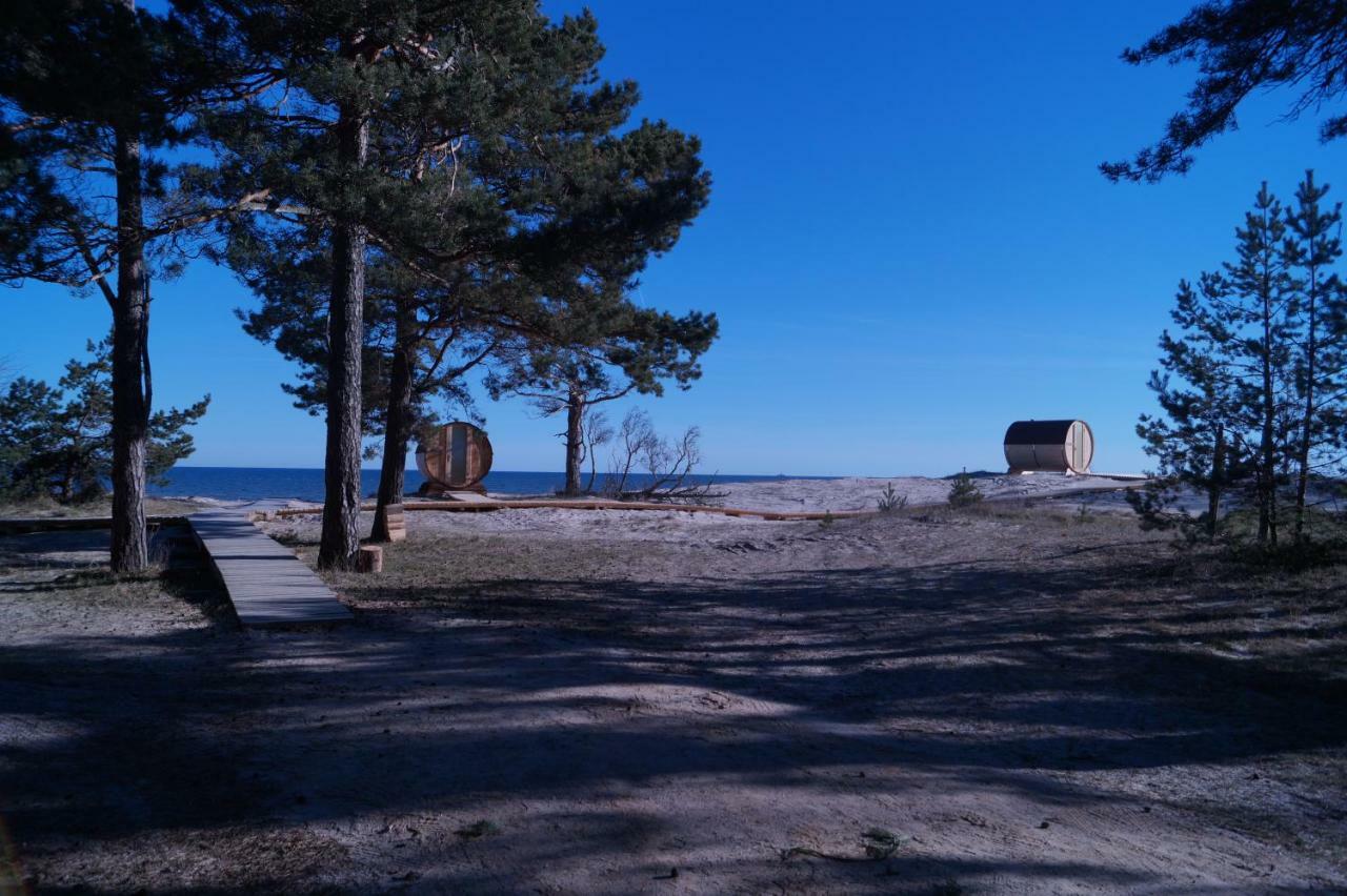 Kempings Saulesmajas Kolka Exterior foto