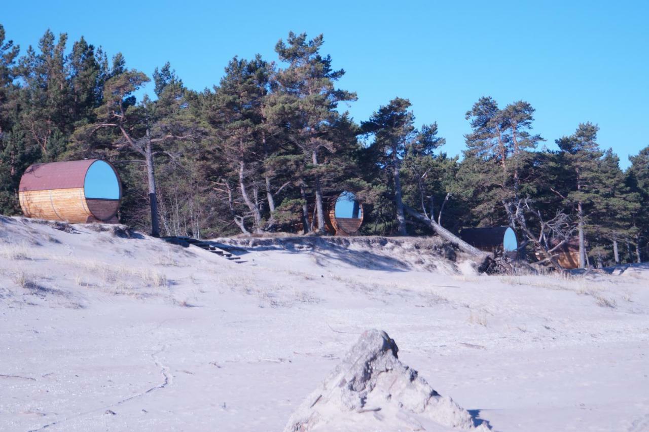 Kempings Saulesmajas Kolka Exterior foto